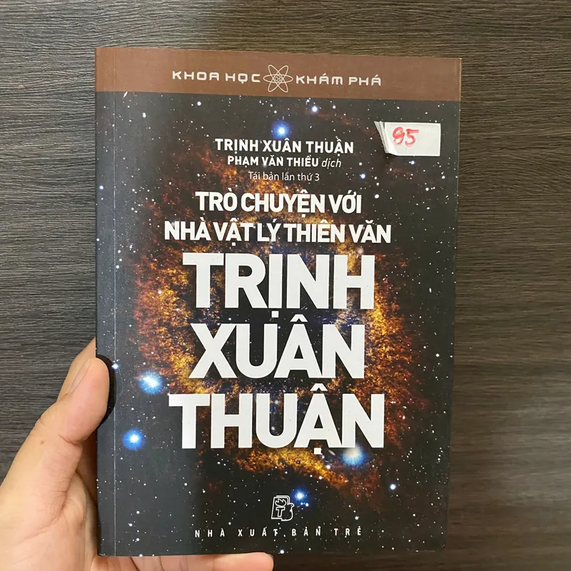 TRÒ CHUYỆN VỚI NHÀ VẬT LÝ THIÊN VĂN TRỊNH XUÂN THUẬN
-  Trịnh Xuân Thuận#HATRA 644703
