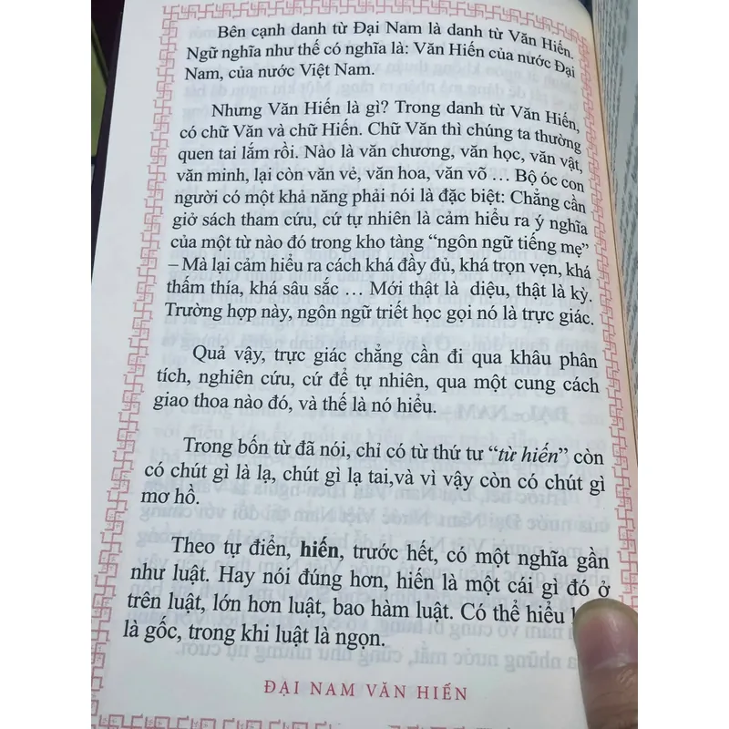 SÁCH ĐẠI NAM VĂN HIẾN 737045