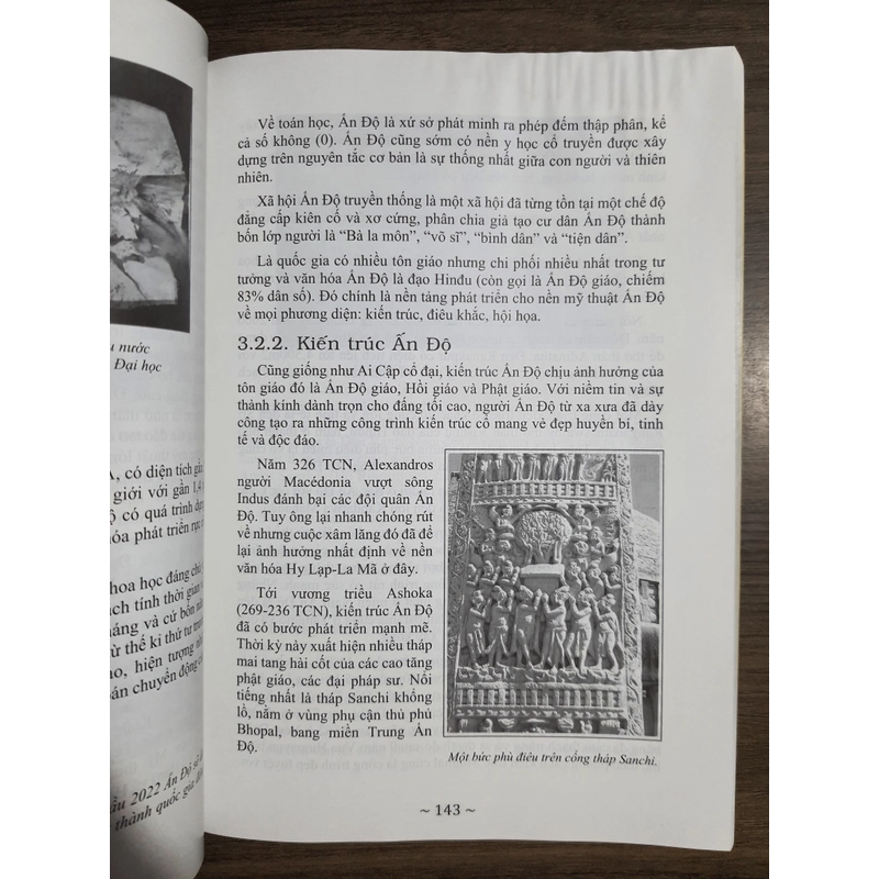 Mỹ thuật lịch sử ứng dụng phê bình 493806