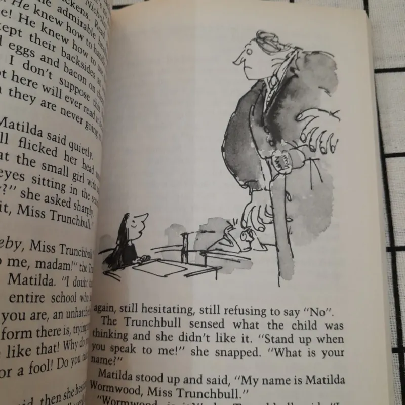 Ngoại văn Anh_ Roald Dald. MATILDA Illust. by Quentin. Puffin book.  786578