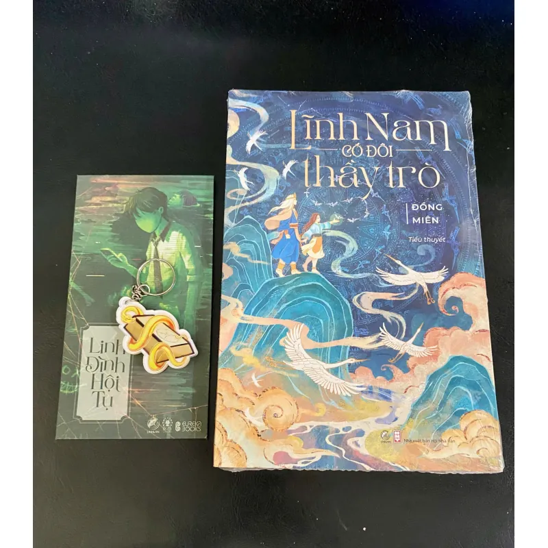 Lĩnh Nam có đôi thầy trò tặng móc thiết như hình  747547