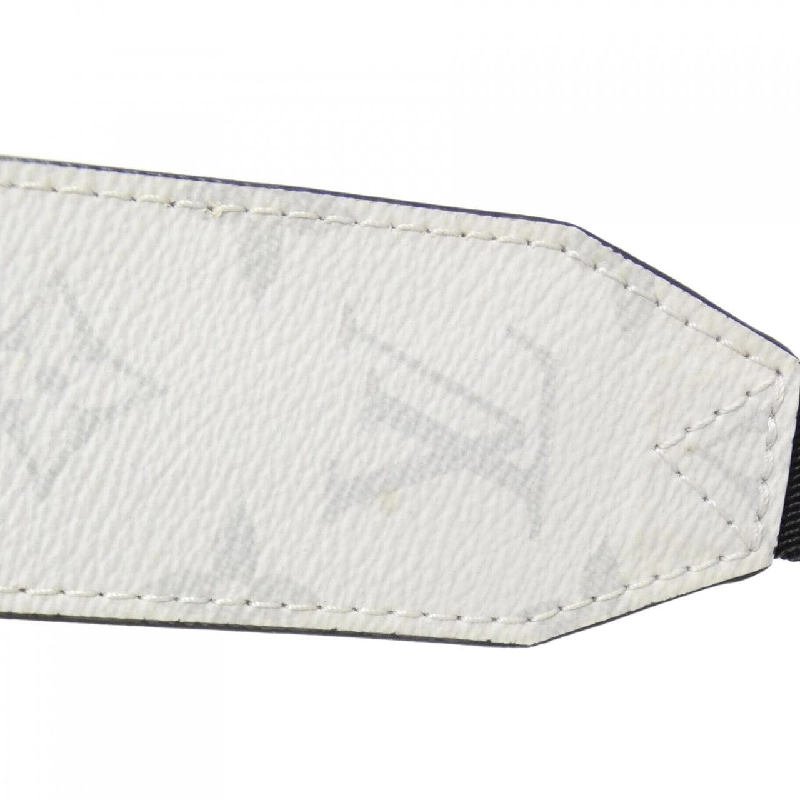 Túi đeo chéo Louis Vuitton Taiga Lama Flap Messenger M30411 611570