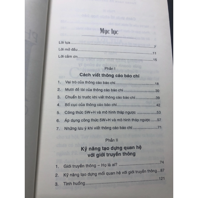 Phong cách PR chuyên nghiệp 2016 mới 90% bẩn nhẹ bụng sách chữ ký trang đầu Hoàng Xuân Phương và Nguyễn Thị Ngọc Châu HPB1507 KỸ NĂNG 916327