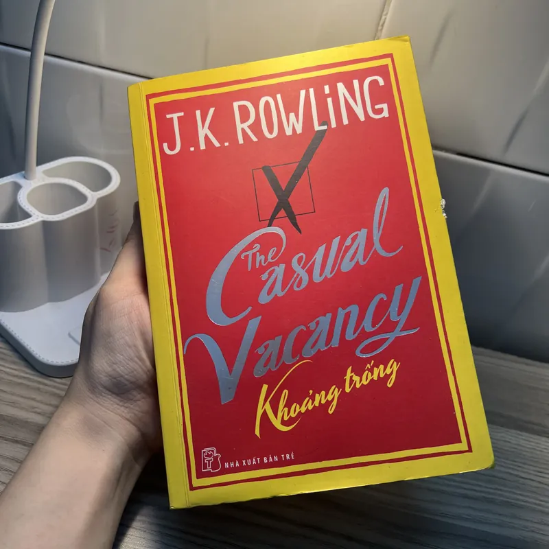 Khoảng Trống - J K Rowling  570435