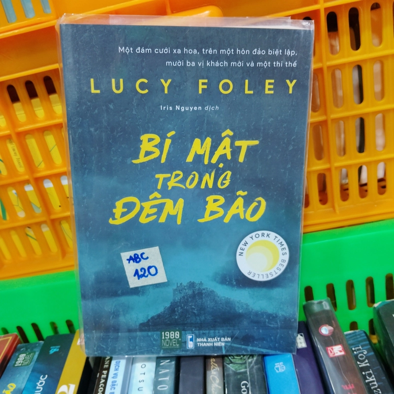 Bí mật trong đêm bão - Lucy Foley 453590