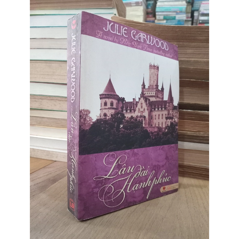 Lâu đài hạnh phúc - Julie Carwood 577107