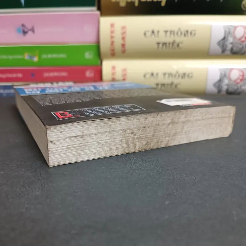Bọn làm bạc giả (André Gide) 564666