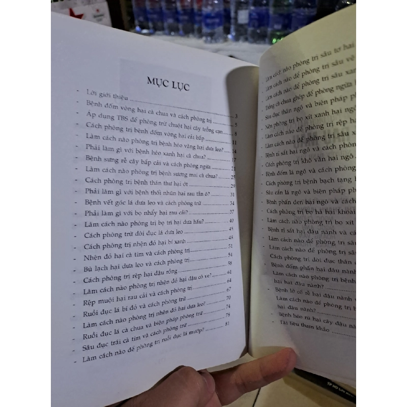 Hỏi đáp về phòng trừ dịch hại cây trồng quyển 2 Cây rau mầu mới 90% Nguyễn Danh Vàn 2008 HCM0308 GIÁO TRÌNH, CHUYÊN MÔN 920213