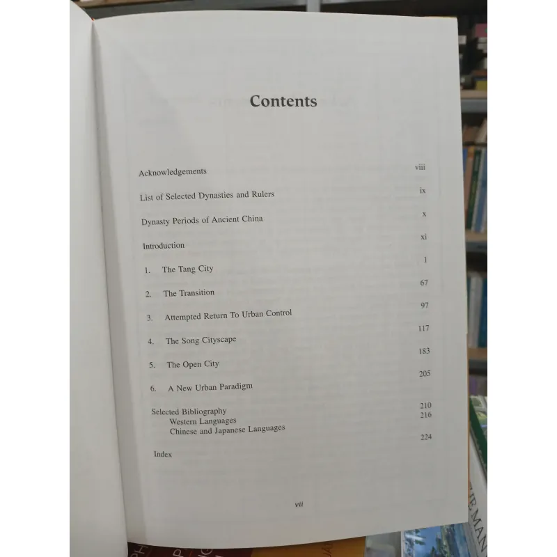 CITIES OF ARISTOCRATS AND BUREAUCRATS: THE DEVELOPMENT OF MEDIEVAL CHINESE CITYSCAPES 751661