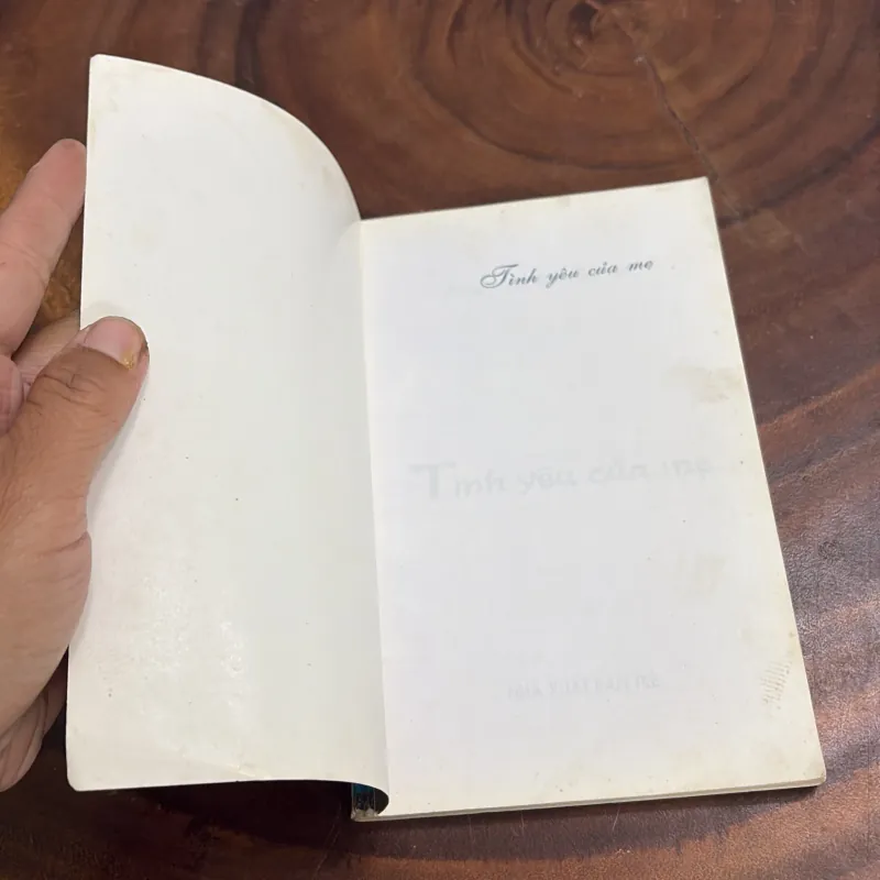 II Tình Yêu Và Cuộc Sống: Tình Yêu Của Mẹ - Bích Nga (Dịch) - 2004 976300