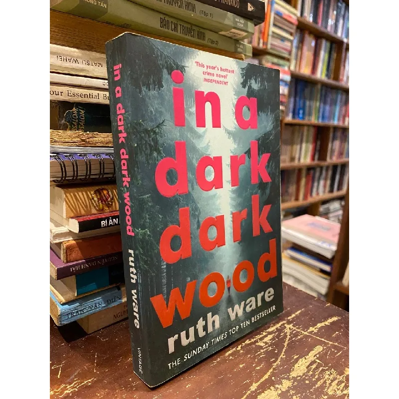 In a dark dark wood - Ruth Ware 588569