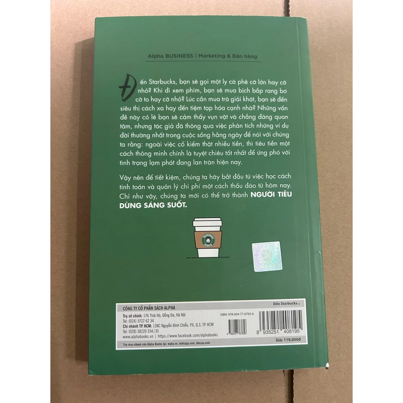 Đến starbucks mua cà phê cốc lớn 471063