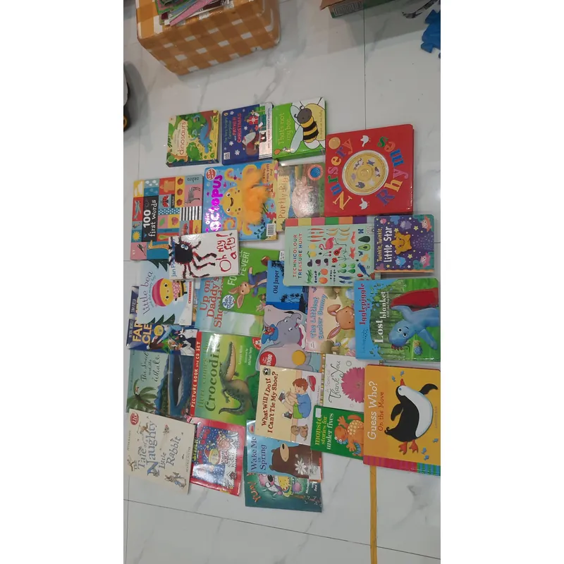 Used UK/US Sách tiếng anh: Guest who on the move 657995