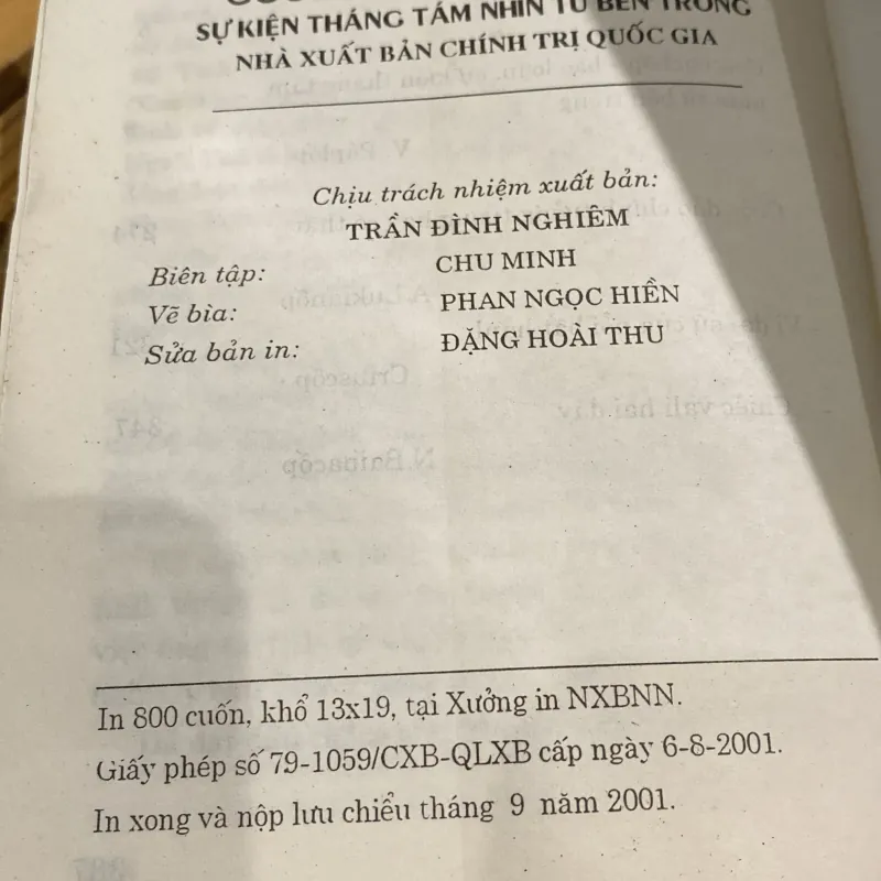GIOÓC BA CHỐP - BẠO LOẠN, SỰ KIỆN THÁNG TÁM, NHÌN TỪ BÊN TRONG (XB 2001) 757321
