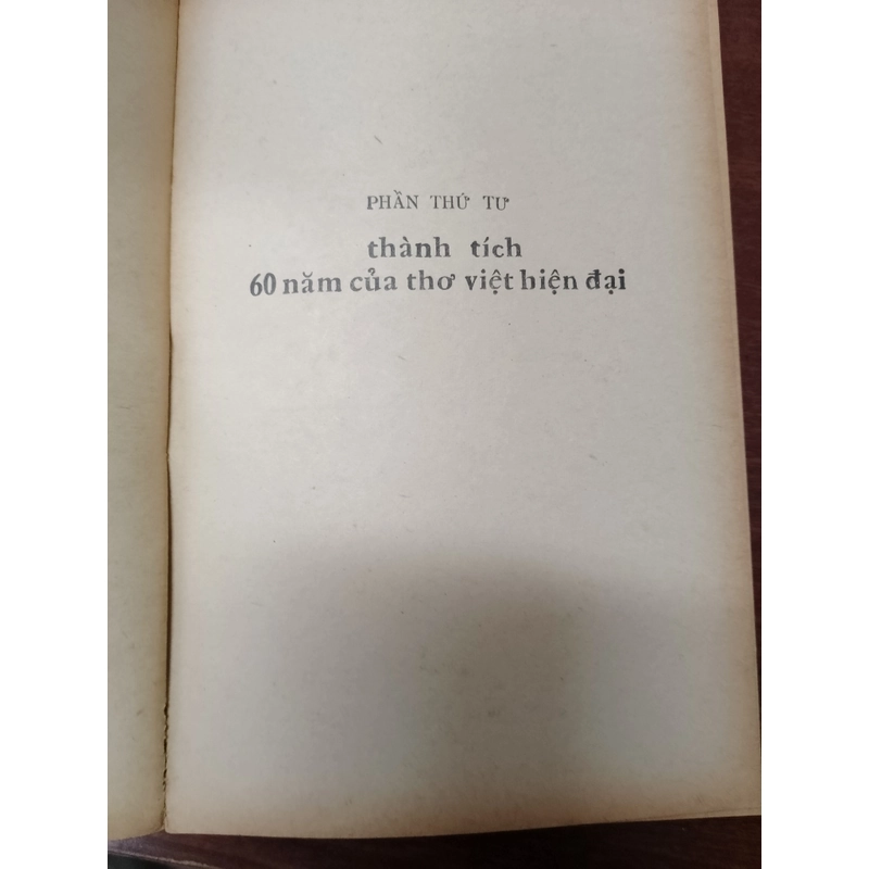 THƠ VIỆT HIỆN ĐẠI 1900-1960 519456