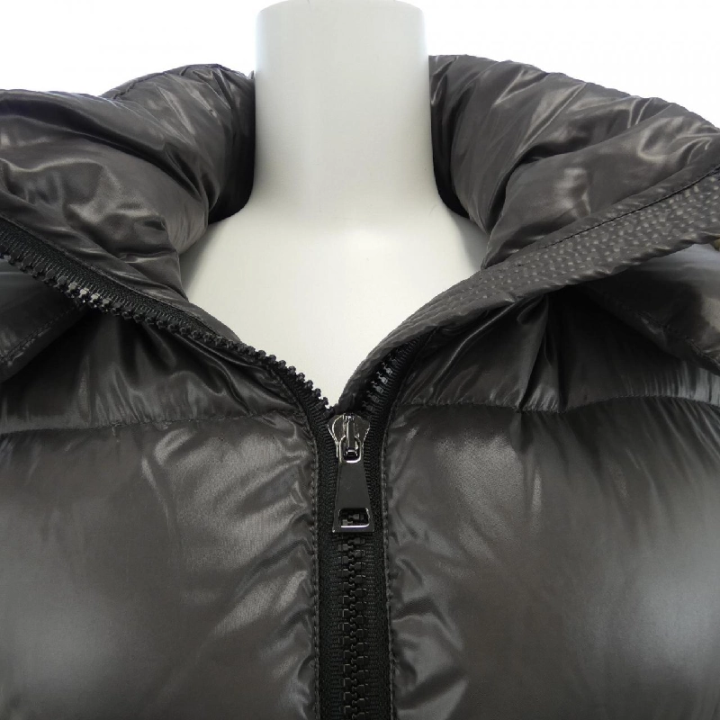 Áo khoác lông vũ MONCLER 641624