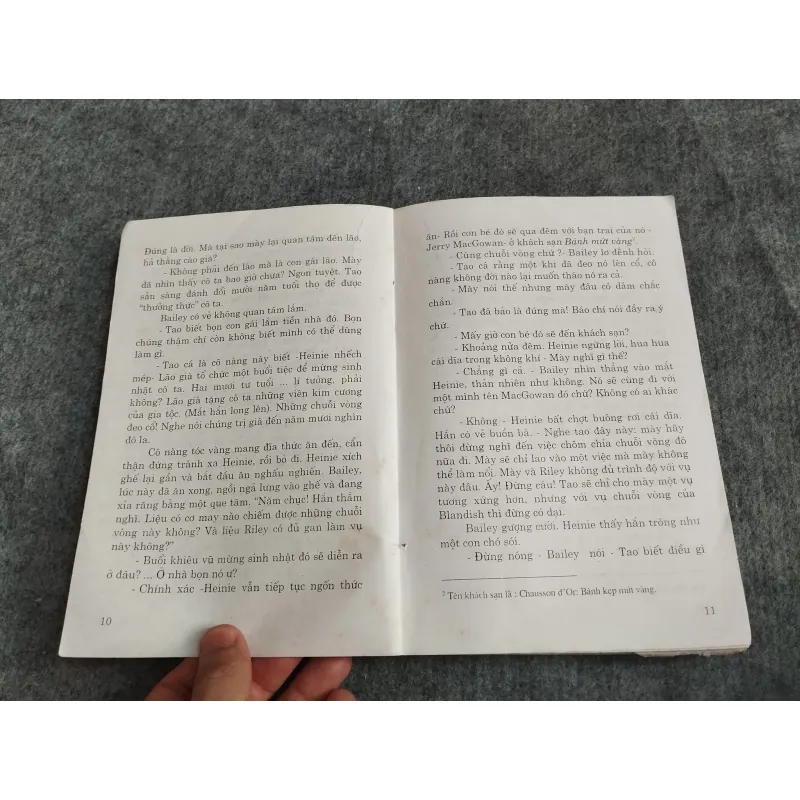 TIỂU THƯ BLANDISH VÀ LŨ CƯỚP - JAMES HADLEY CHASE 574610