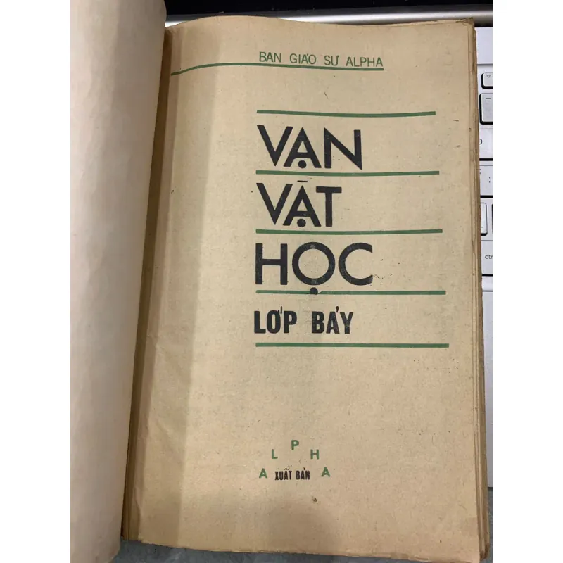 VẠN VẬT HỌC LỚP BẢY - BAN GIÁO SƯ ALPHA 747452