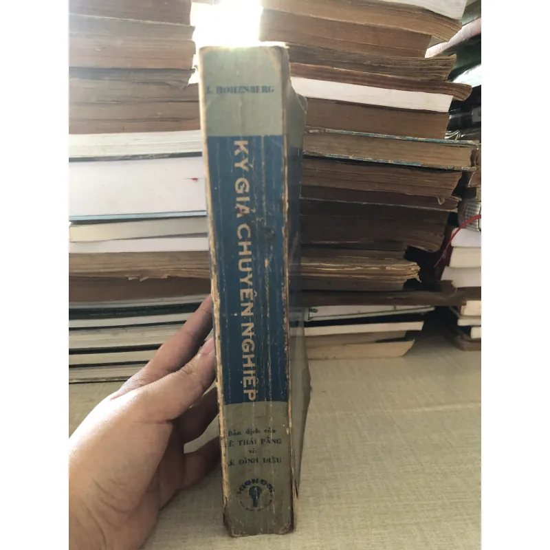 Ký Giả Chuyên Nghiệp  972147