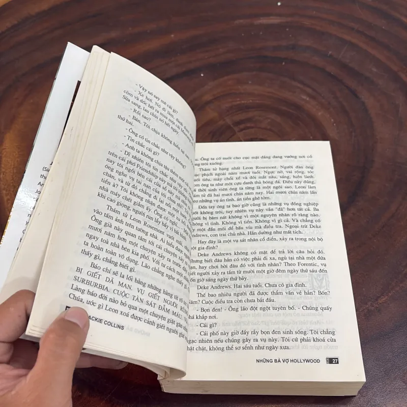 II Tiểu Thuyết: Những Bà Vợ Hollywood - Jackie Collins - 2012 1010431