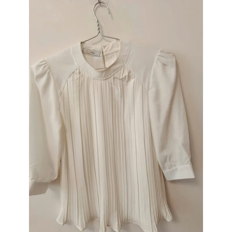 Áo trắng cổ trụ xếp li ngực 1013619