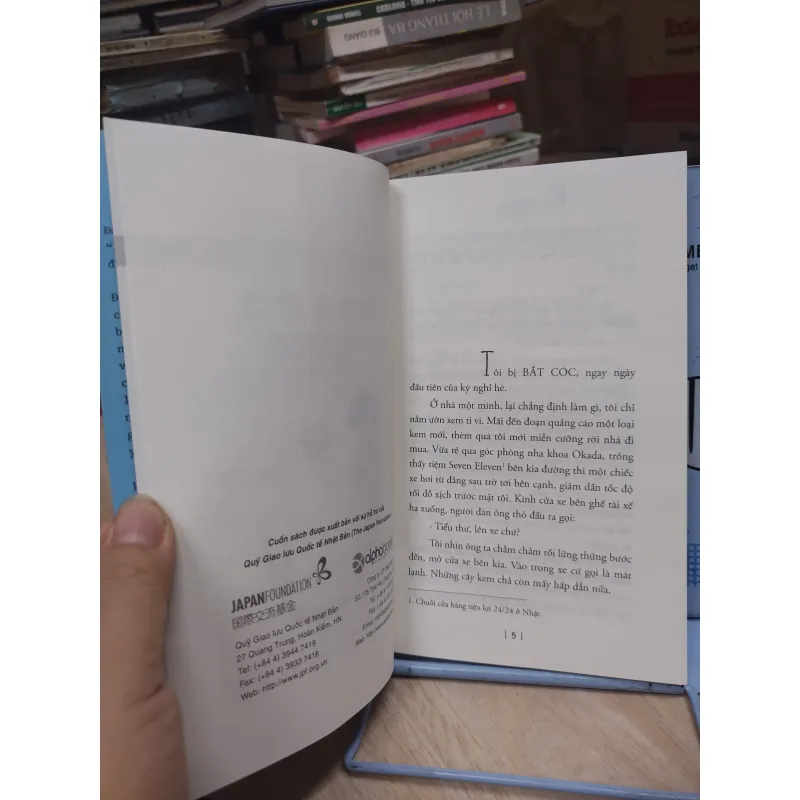 Sách: Tôi bị bố bắt cóc - TG: Mitsuyo Kakuta (B3) 976767