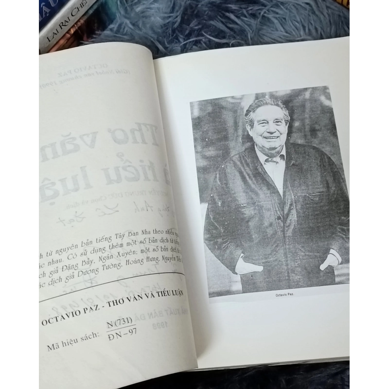 Octavio Paz thơ văn và tiểu luận 508807