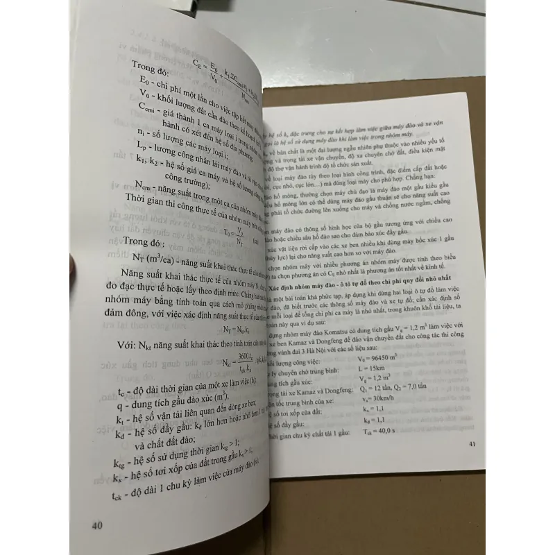 Kỹ thuật tổ chức và khai thác đội máy thi công nền đường ô tô 977312