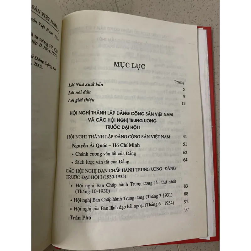 Tìm hiểu lịch sử ĐCS Việt Nam qua các Đại hội và Hội nghị Trung ương (1930-2002)  694250