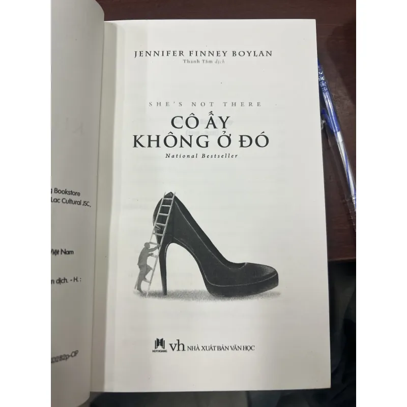 CÔ ẤY KHÔNG Ở ĐÓ - JENNIFER FINNEY BOYLAN 1010242