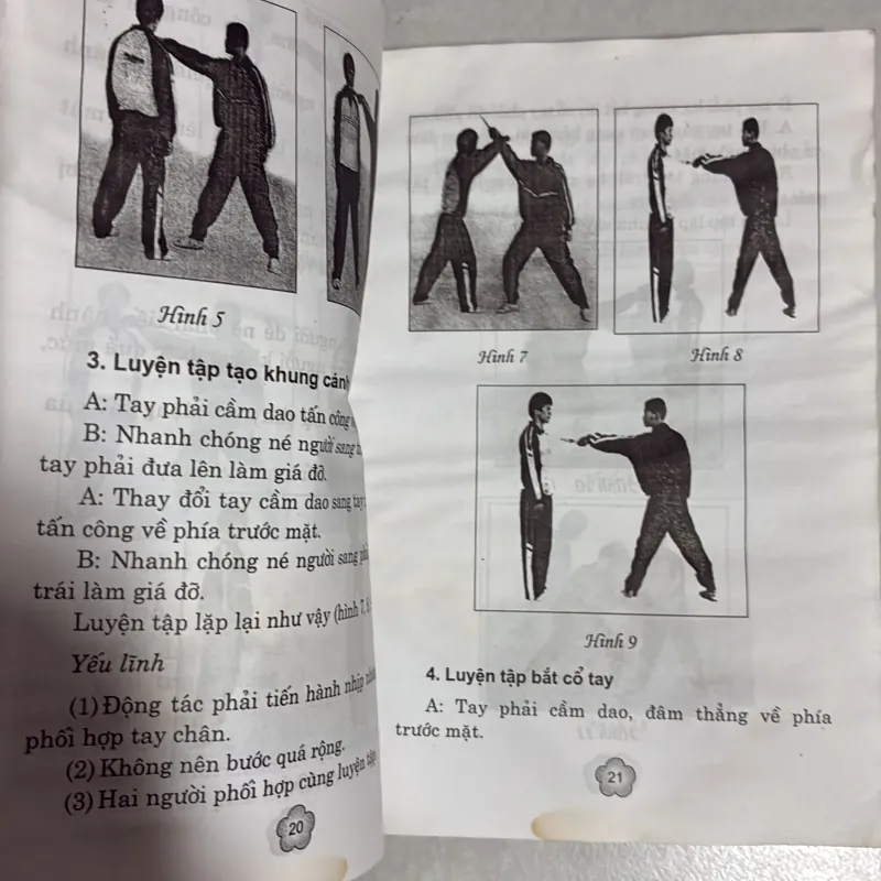 Kĩ thuật phòng vệ đoạt hung khí (Tặng khi mua sách ở Tiệm) 779123