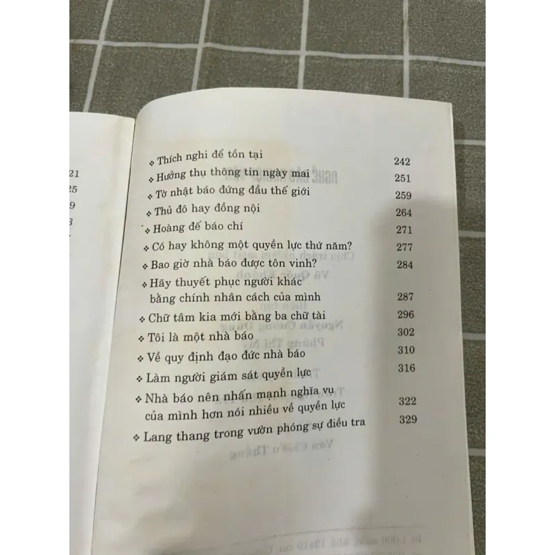 NGHÊ BÁO NGHIỆP VĂN - SÁCH BÁO CHÍ 556968