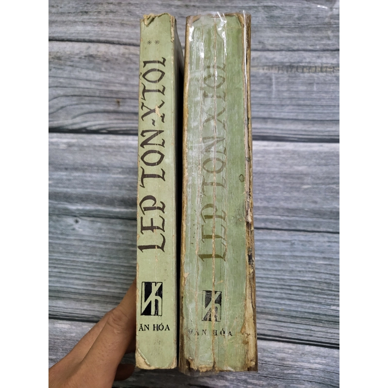 Lev Tolstoy, dịch từ tiếng Nga  259802