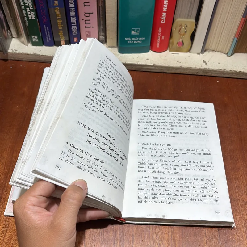 [Sách Có Mốc] - II Sức Khoẻ: Ăn Uống Phòng Chống Ung Thư Vú - Vi Kim Dục - 2004 796281