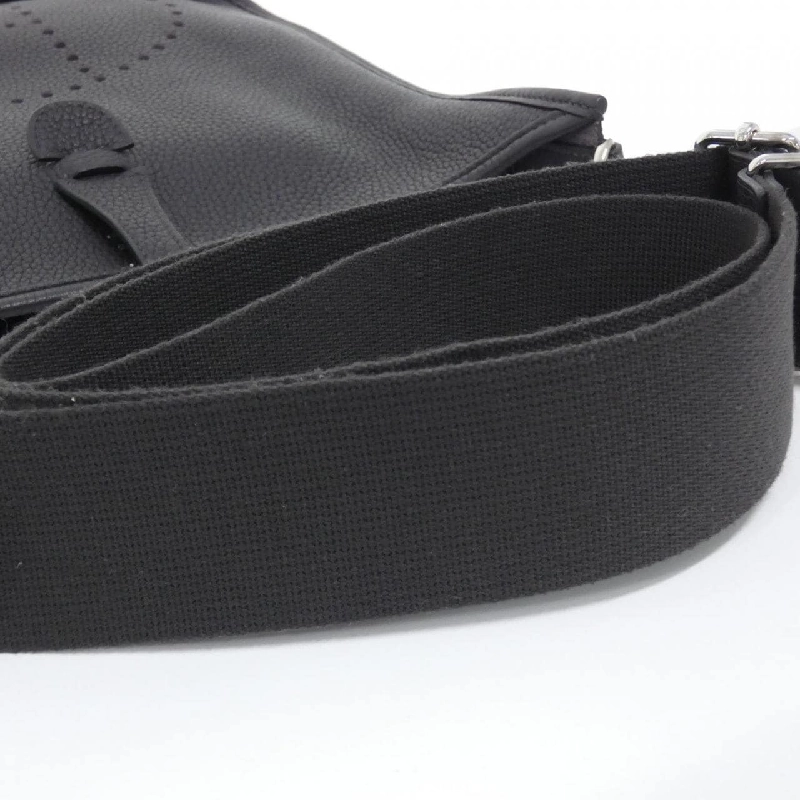 Túi xách vai Hermès Évelyne 3 PM 056277CK 610900