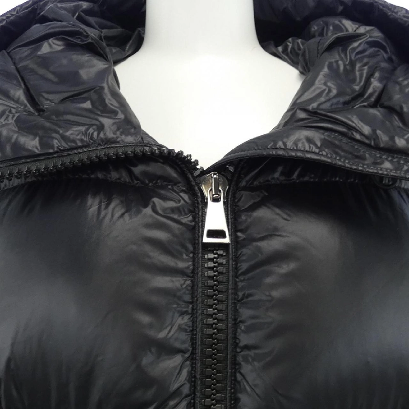 Áo khoác lông vũ MONCLER 639991