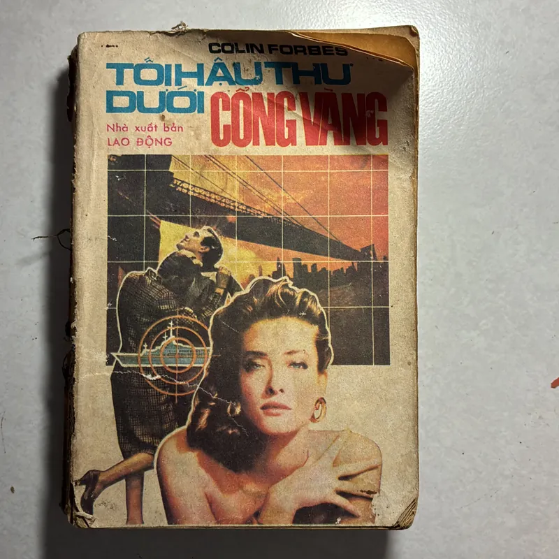 Tối hậu thư dưới cổng vàng 736538