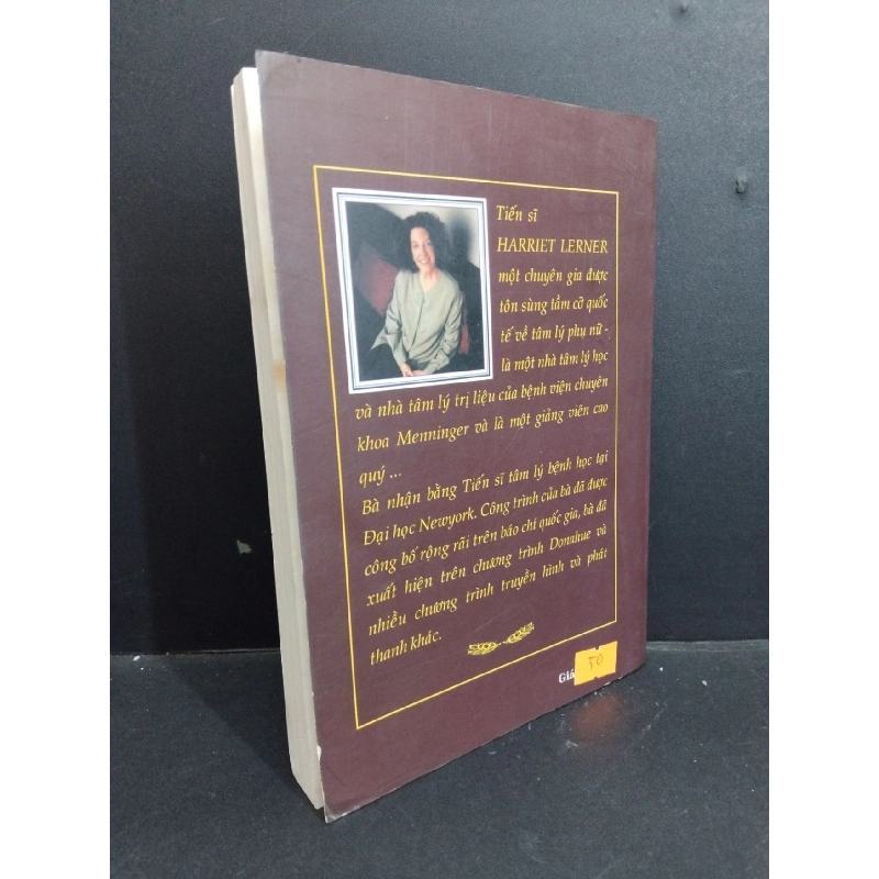 Vũ điệu của sự mật thiết mới 80% bẩn bìa, ố nhẹ 1999 HCM2811 Harriet Goldhor Lerner Ph.D. VĂN HỌC 918000