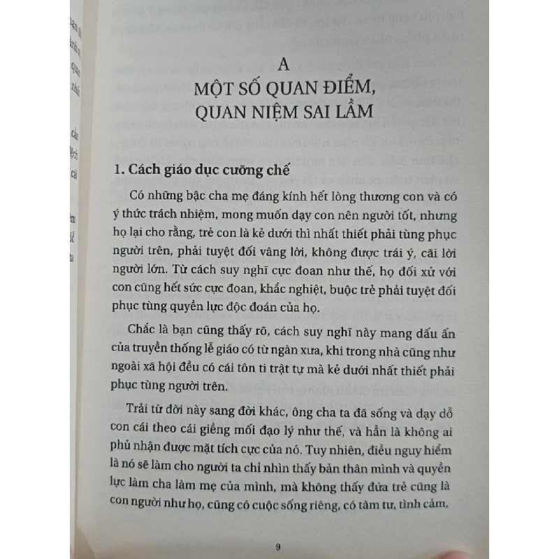 Giáo dục con cái: Tình thương & nghệ thuật - Phan Hiền 546149