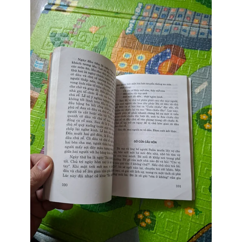 Những Phong Tục Lạ Thế Giới 785203