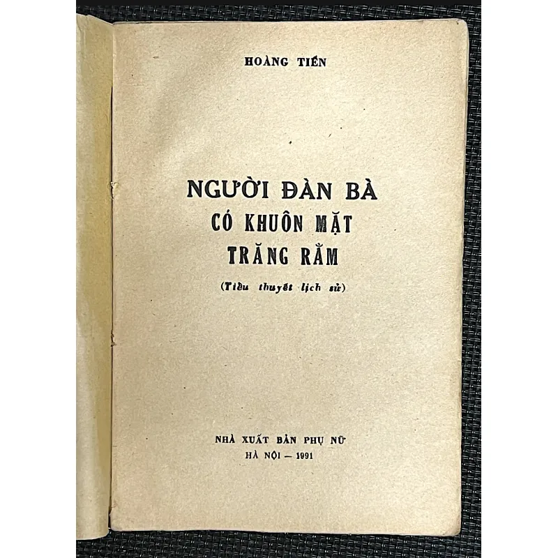 Người đàn bà có gương mặt trăng rằm 995839