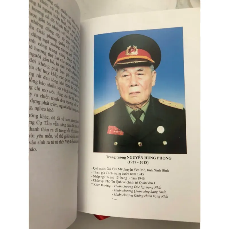 Tướng lĩnh Ninh Bình thời đại Hồ Chí Minh – Nhiều tác giả 998399