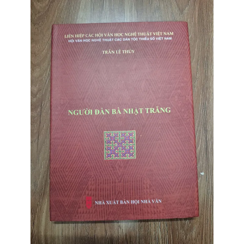 Người đàn bà nhặt trăng - Trần Lệ Thủy - Thơ 761779