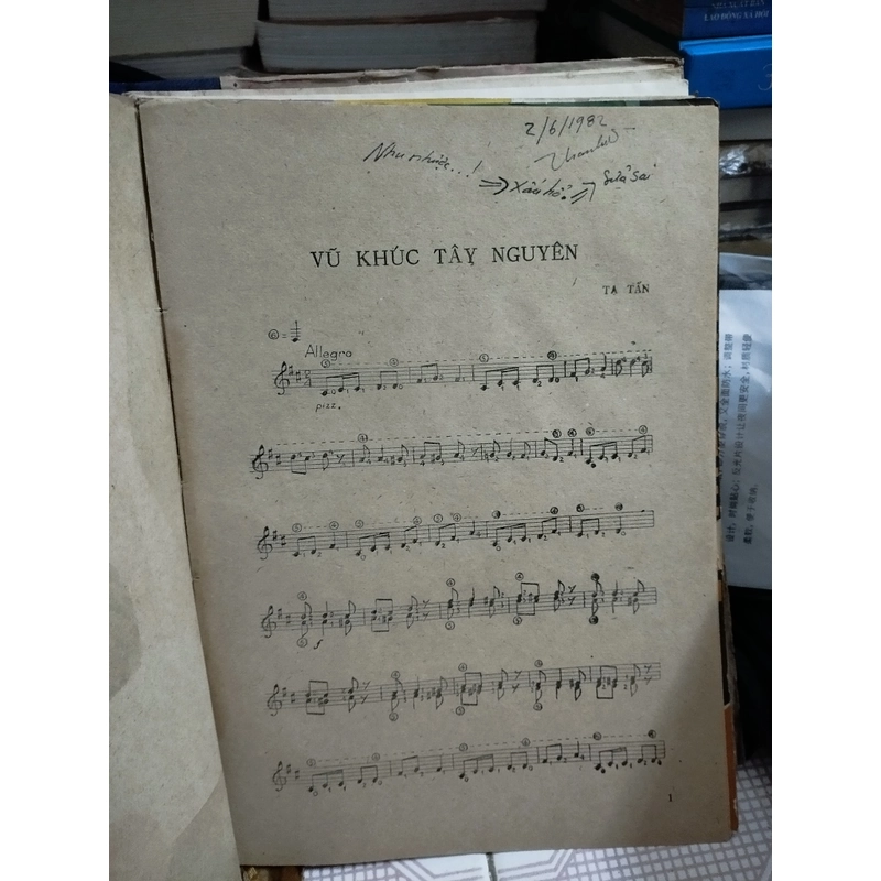 Set 12 số về nhạc được đóng thành 1quyển 501888