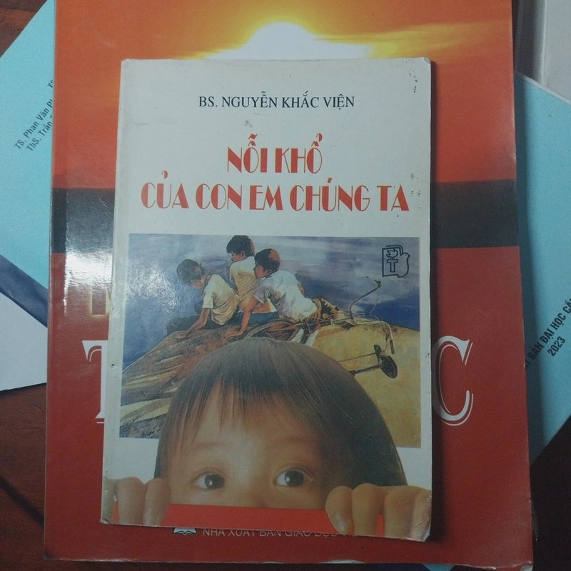 Nỗi khổ của con em chúng ta 454835