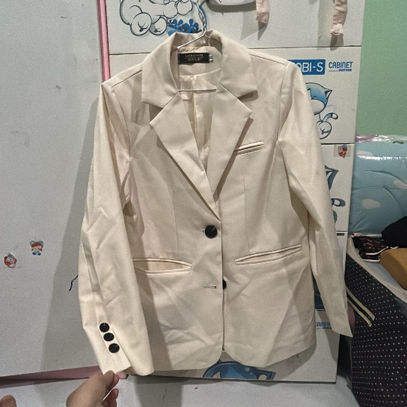 Áo khoác blazer nữ màu kem 195692