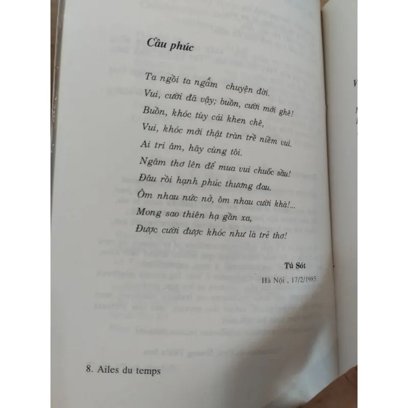 tập thơ song ngữ Việt - Pháp có tiêu đề "Cánh thời gian" (tựa tiếng Pháp: AILES DU TEMPS) 958380