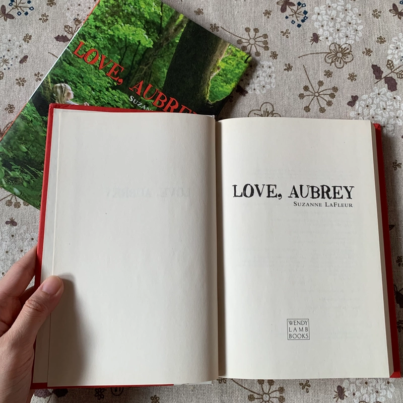 Sách ngoại văn Love, Aubrey, Used, Bìa cứng, Fiction For Kids 446643