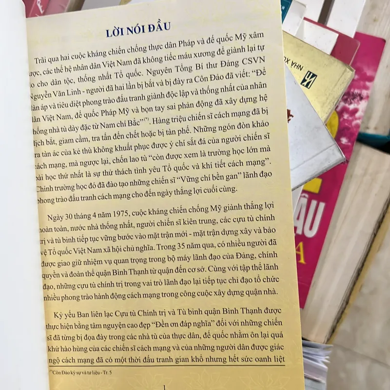 Kỷ yếu cựu tù chính trị và tù binh quận bình thạnh 993752