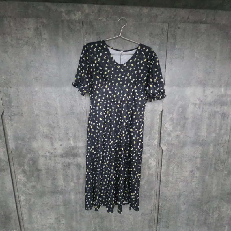 Đầm xẻ tà bông hoa nhỏ  971881